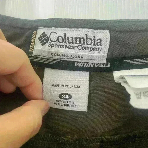 Men’s Columbia Espresso Color Shorts - Size 34 - A5 - Picture 2 of 4